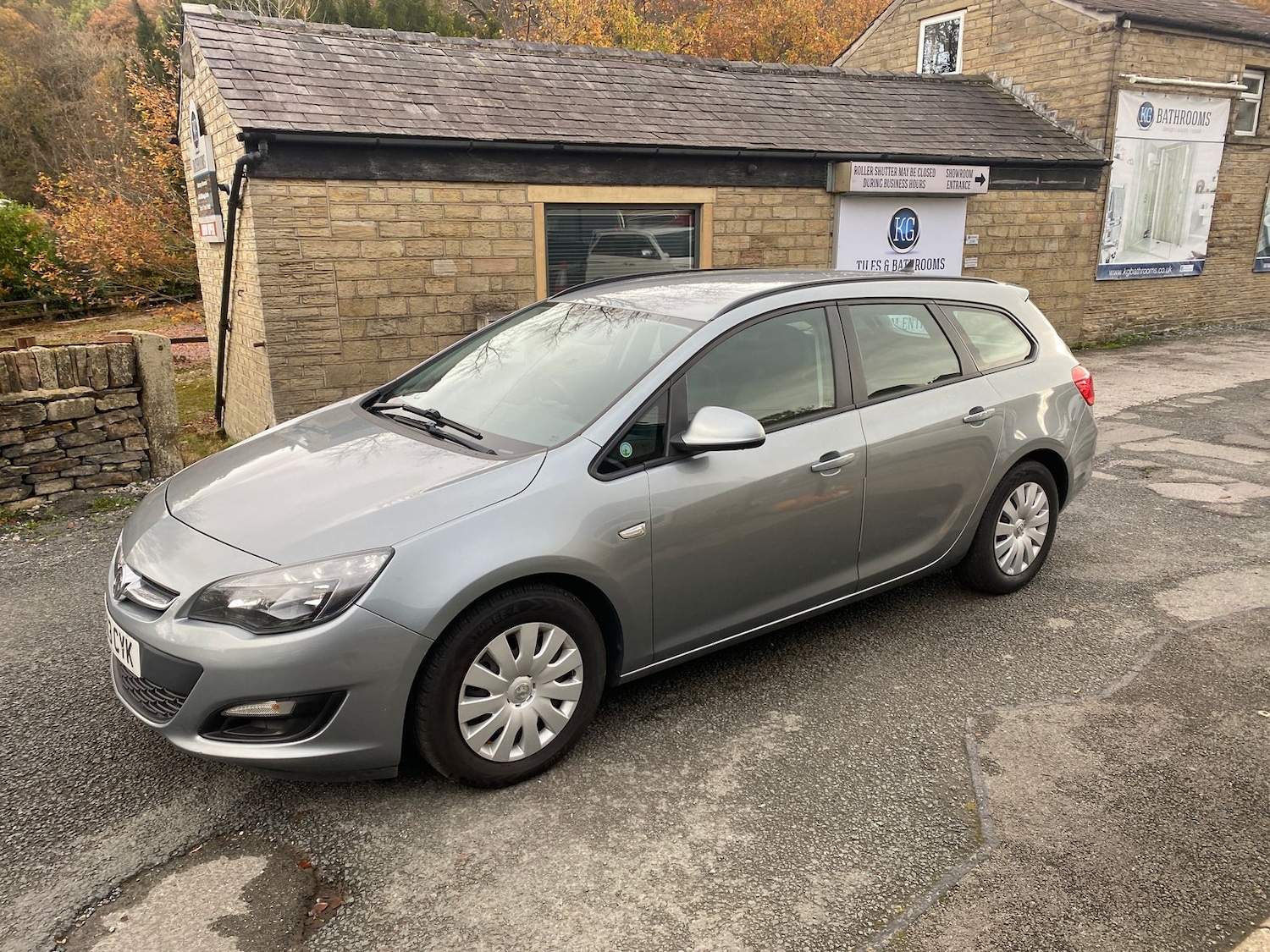 Used Vauxhall Astra 2013 for sale - 76528852: Photo 1