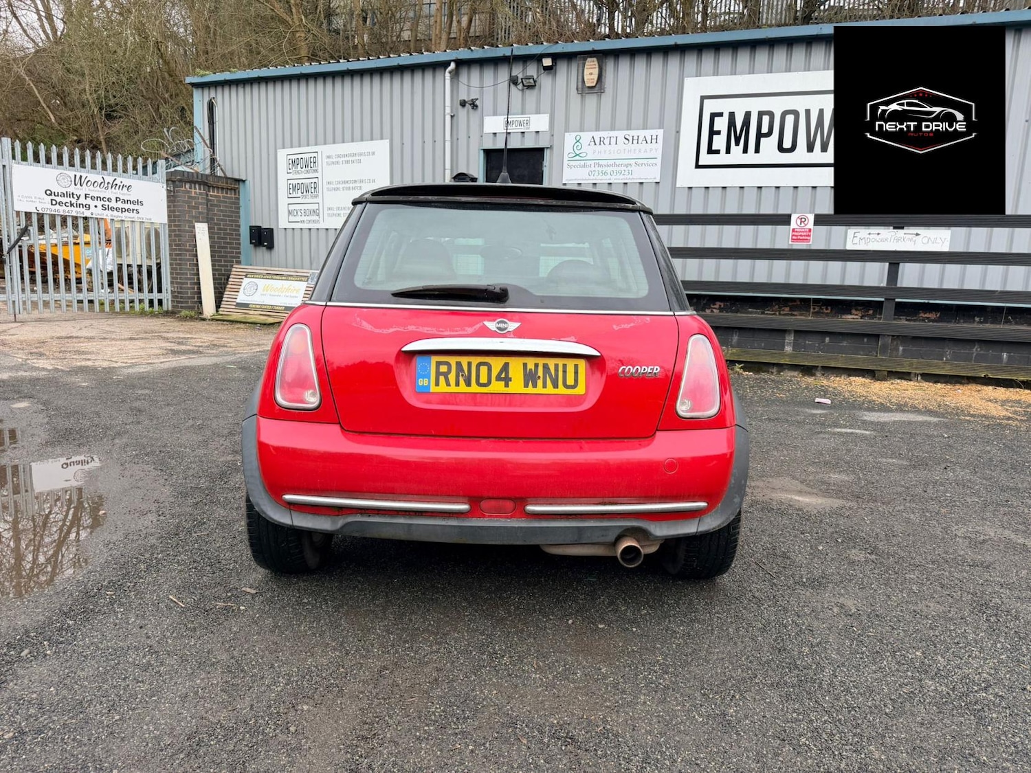 Used MINI Hatch 2004 for sale - 77791340: Photo 2