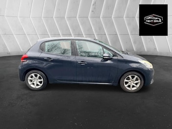Used Peugeot 208 2018 for sale - 77435300: Photo