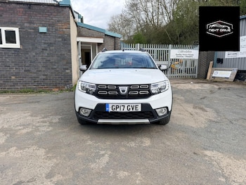Used Dacia Sandero Stepway 2017 for sale - 78123413: Photo