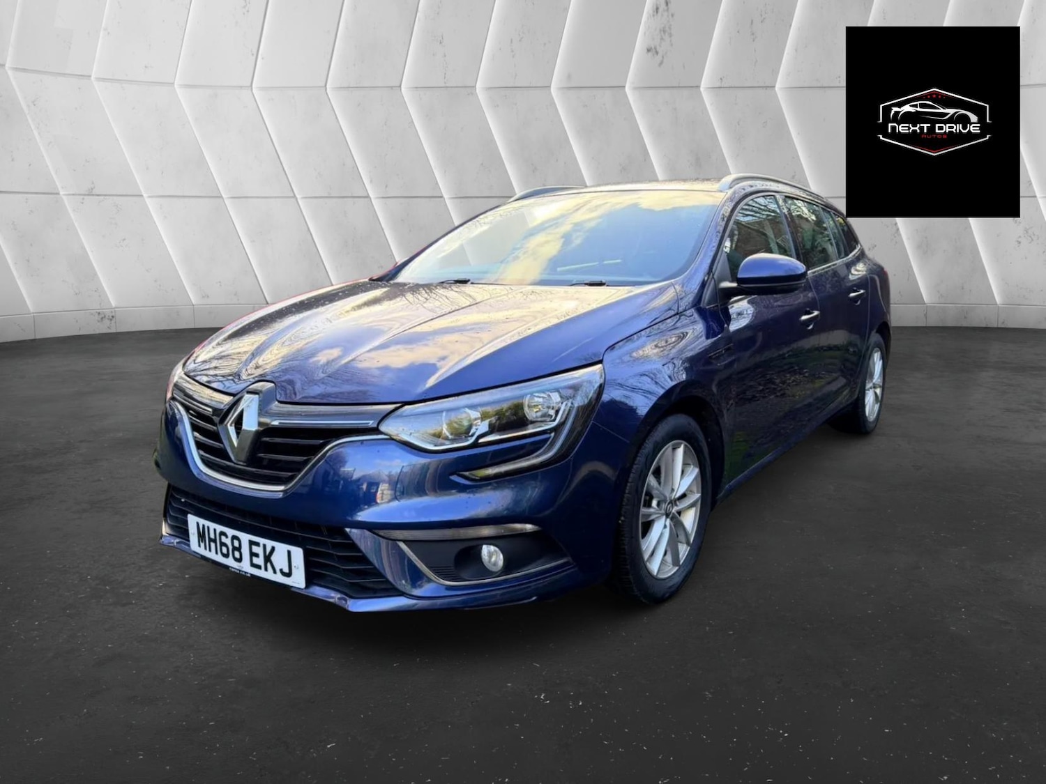 Used Renault Megane 2019 for sale - 77420620: Photo 2