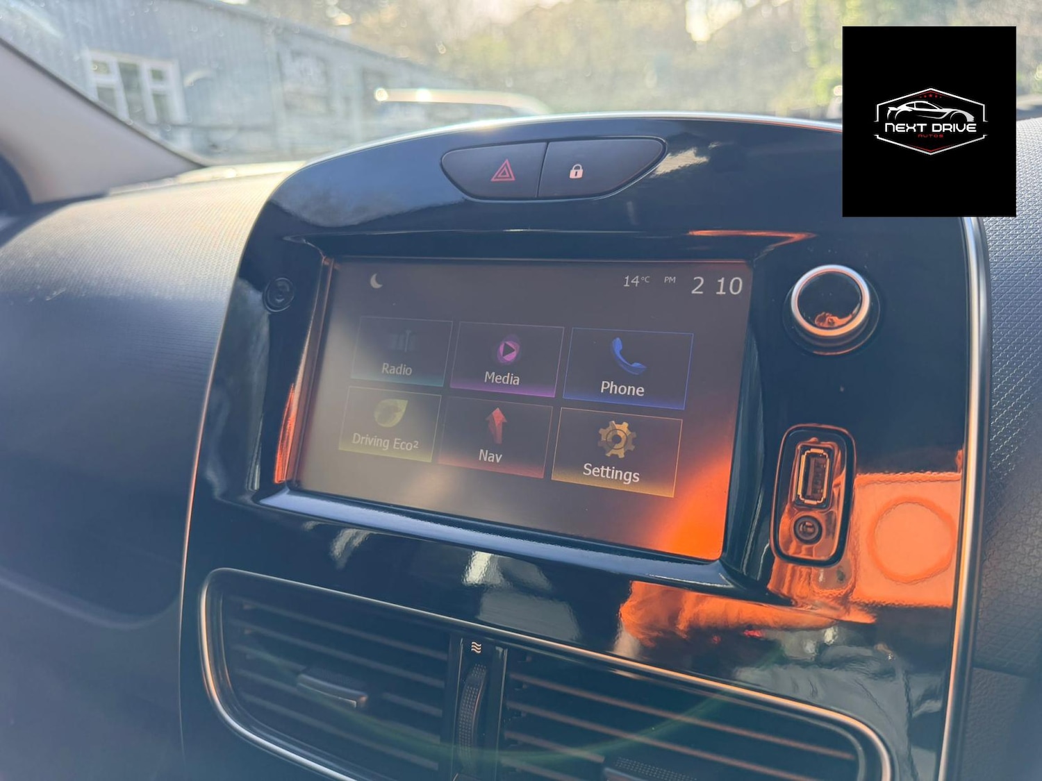 Used Renault Clio 2017 for sale - 77833754: Photo 17