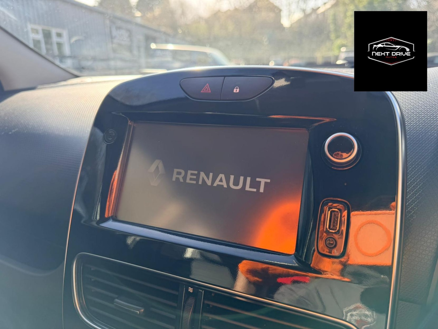 Used Renault Clio 2017 for sale - 77833754: Photo 19