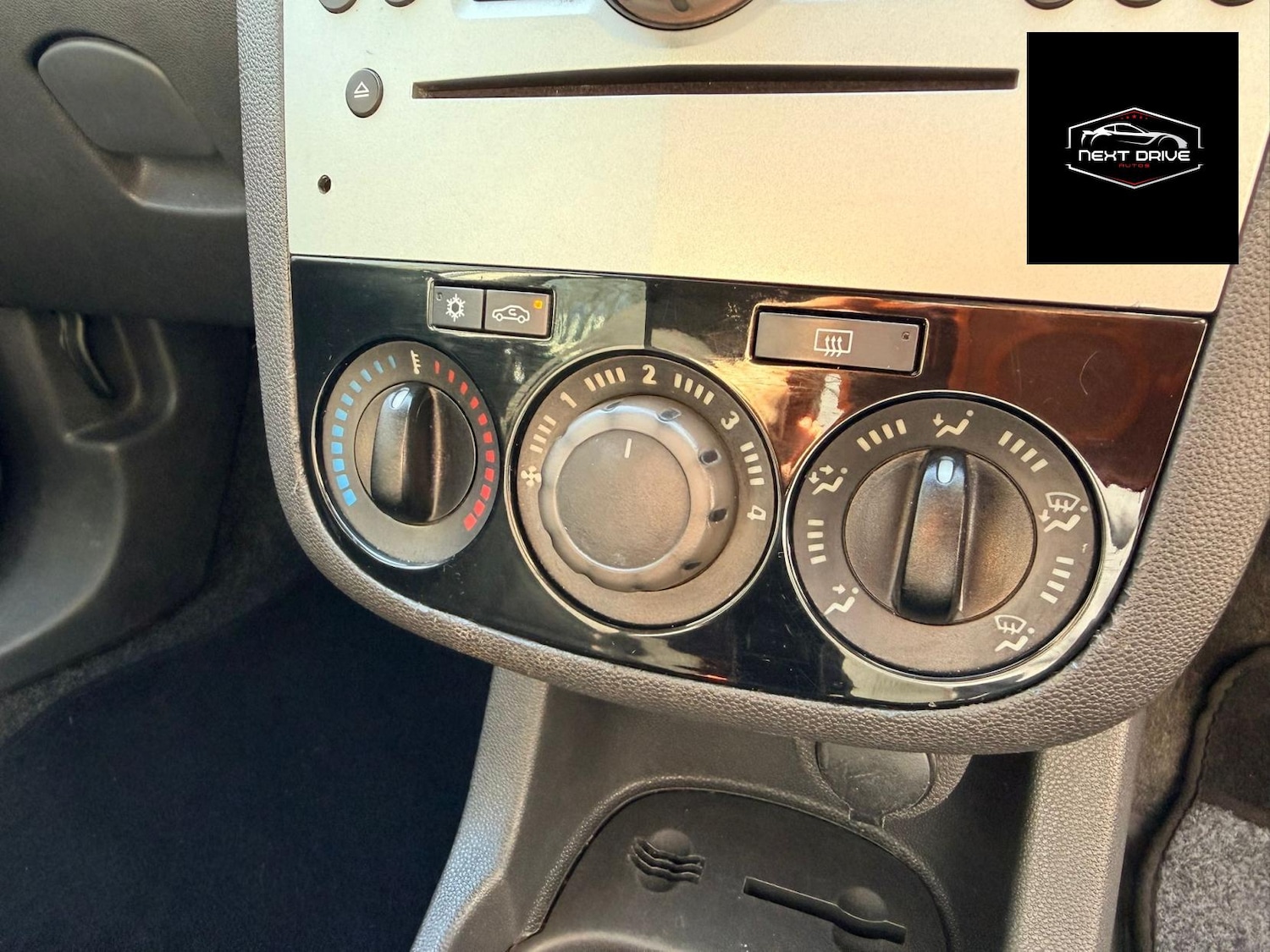 Used Vauxhall Corsa 2010 for sale - 77708369: Photo 14