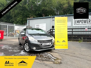 Used Peugeot 208 2014 for sale - 78973903: Photo