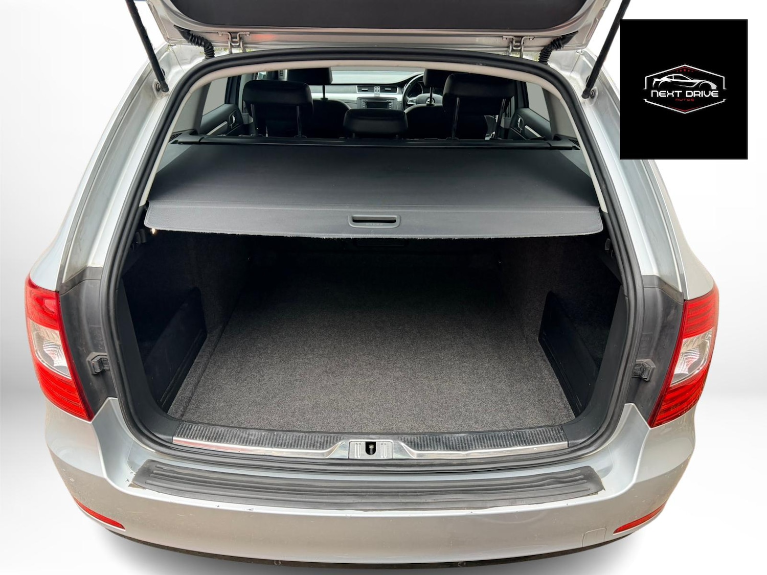 Used Skoda Superb 2014 for sale - 77603289: Photo 7