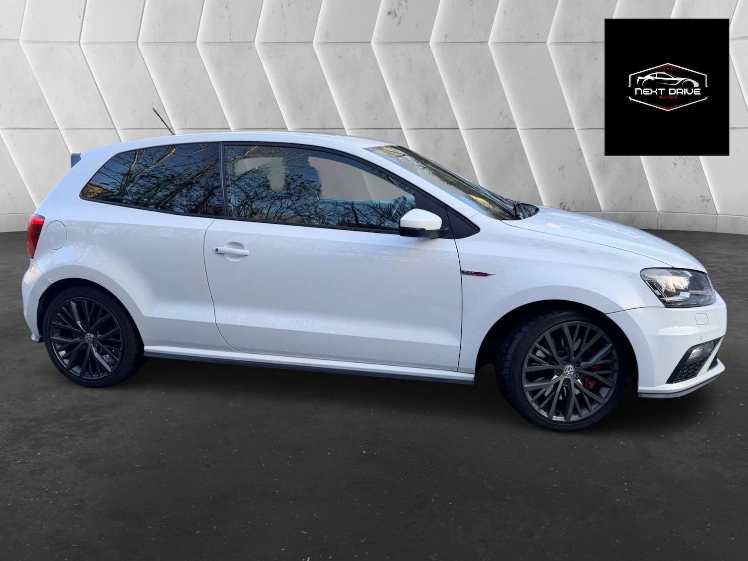 Used Volkswagen Polo 2015 for sale - 77435298: Photo 2