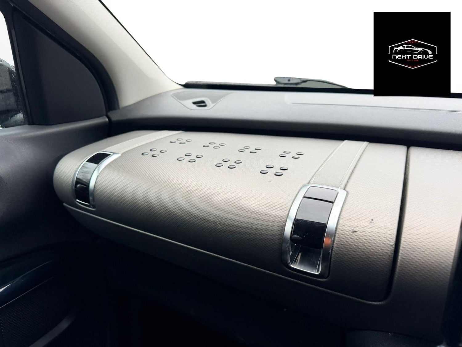 Used Citroen C4 Cactus 2015 for sale - 77435308: Photo 21