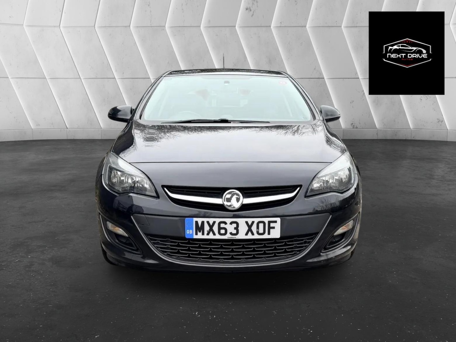 Used Vauxhall Astra 2013 for sale - 77435279: Photo 2