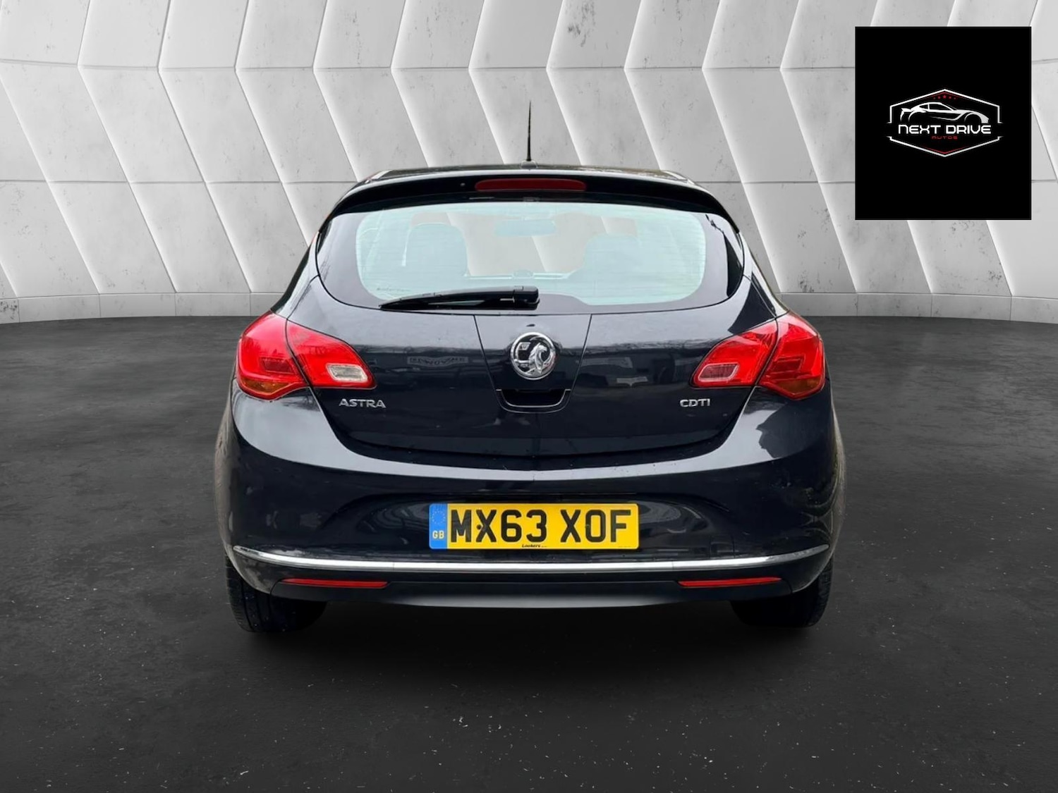 Used Vauxhall Astra 2013 for sale - 77435279: Photo 3