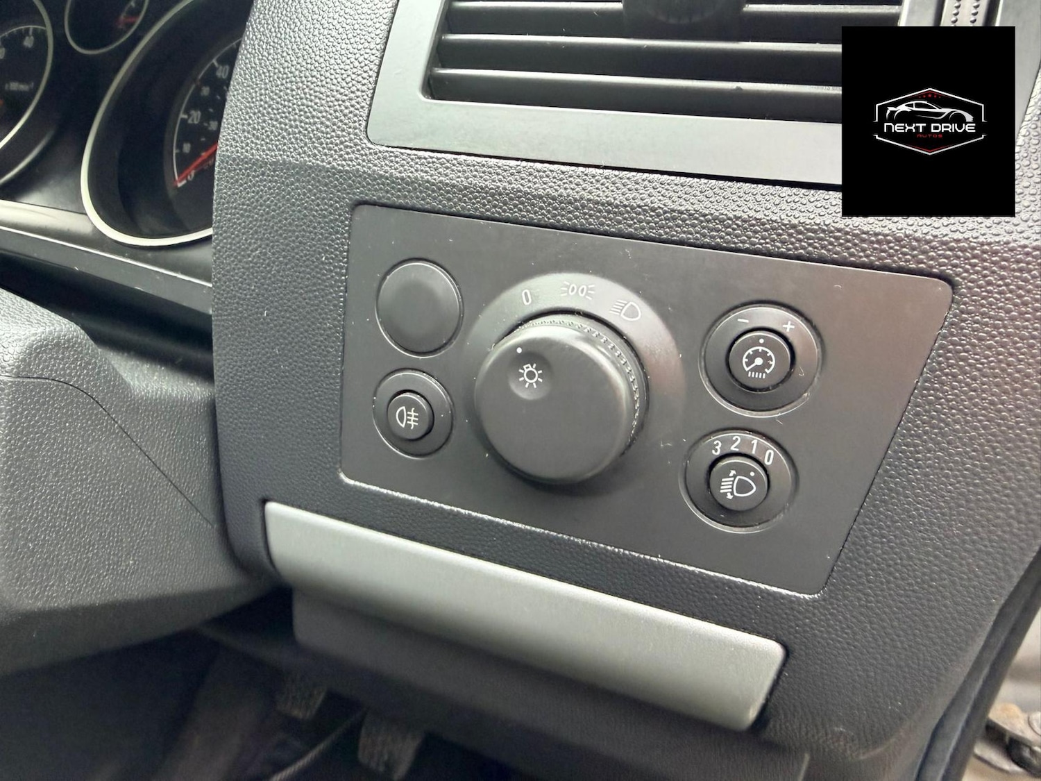 Used Vauxhall Zafira 2010 for sale - 77581563: Photo 10