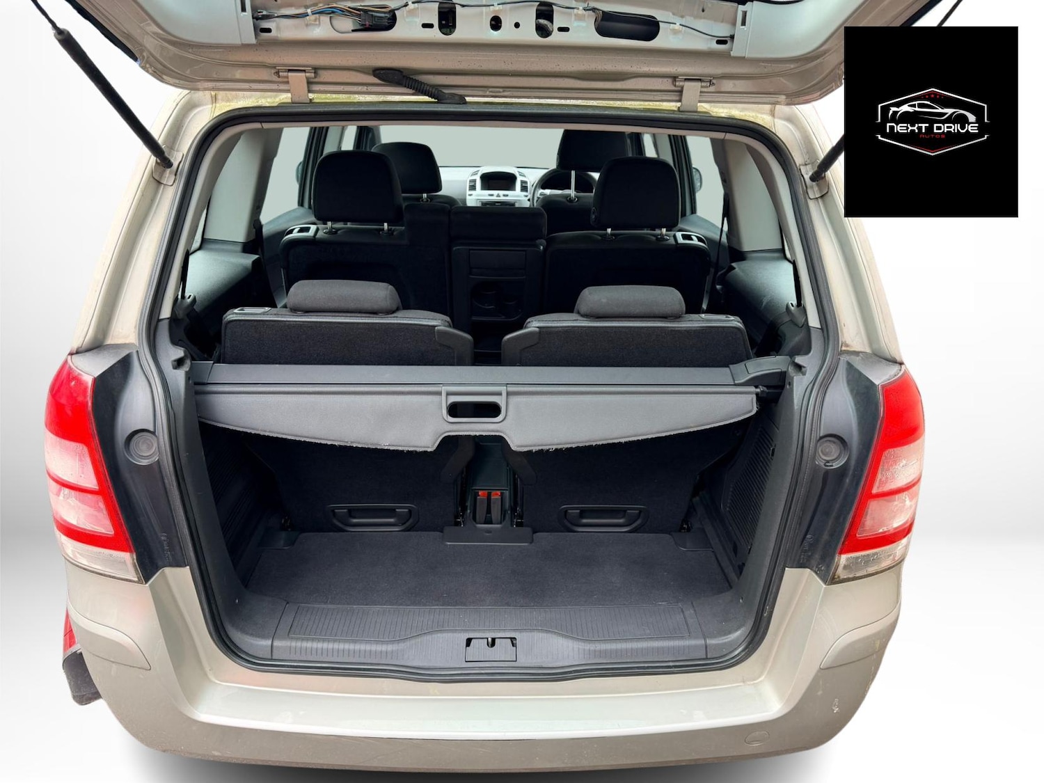 Used Vauxhall Zafira 2010 for sale - 77581563: Photo 11