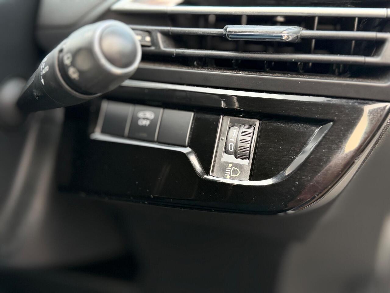 Used Citroen Grand C4 Picasso 2016 for sale - 77648018: Photo 12