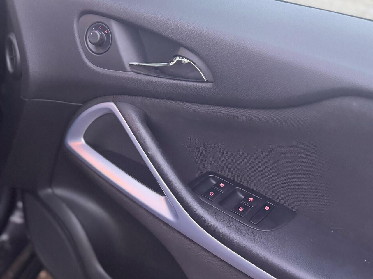 Used Vauxhall Zafira 2015 for sale - 76734420: Photo 31