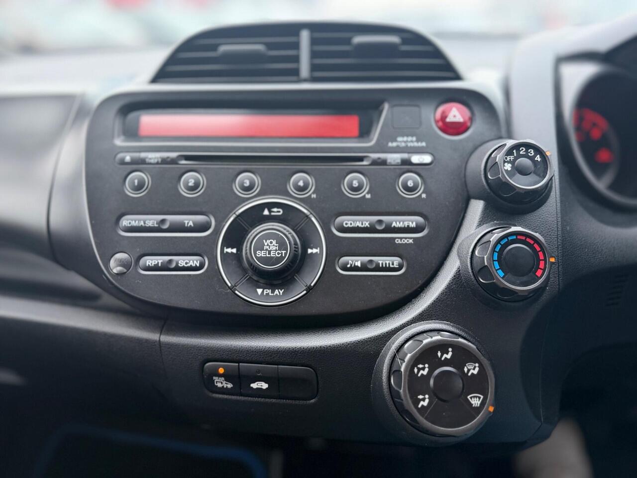 Used Honda Jazz 2012 for sale - 77648012: Photo 38