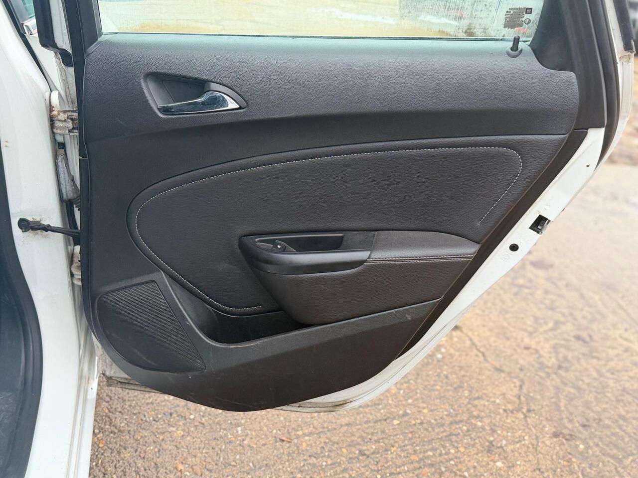 Used Vauxhall Astra 2013 for sale - 77060600: Photo 28