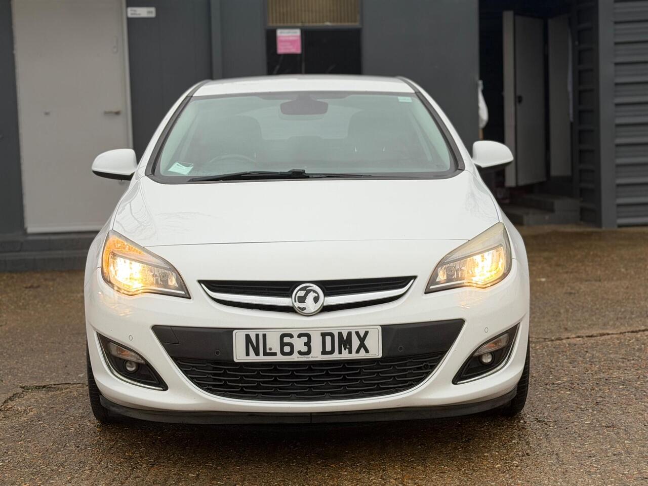 Used Vauxhall Astra 2013 for sale - 77060600: Photo 3