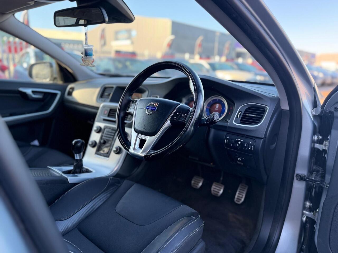 Used Volvo V60 2011 for sale - 76803572: Photo 14