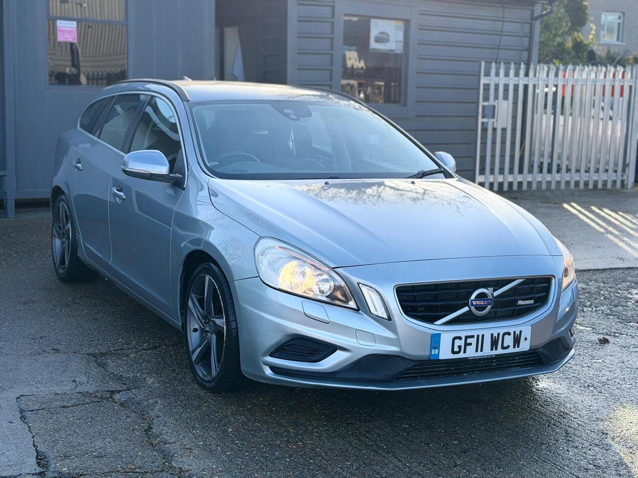 Used Volvo V60 2011 for sale - 76803572: Photo 2