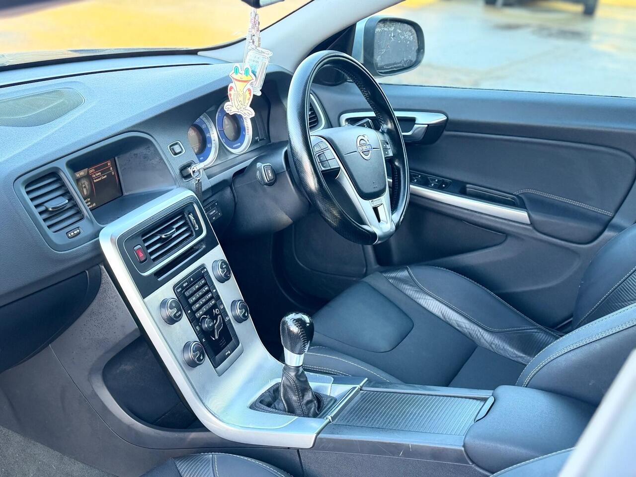 Used Volvo V60 2011 for sale - 76803572: Photo 20