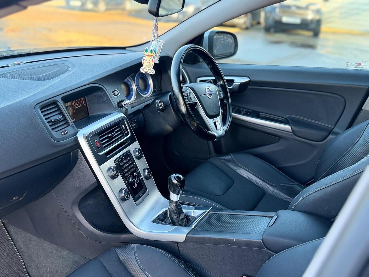 Used Volvo V60 2011 for sale - 76803572: Photo 21