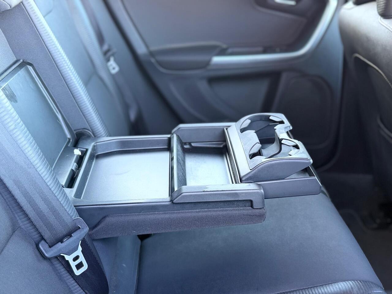 Used Volvo V60 2011 for sale - 76803572: Photo 24