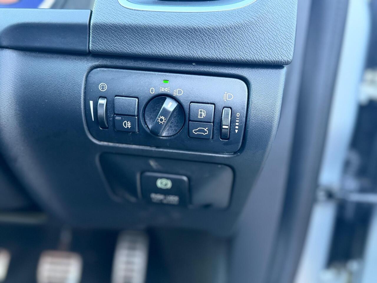 Used Volvo V60 2011 for sale - 76803572: Photo 31