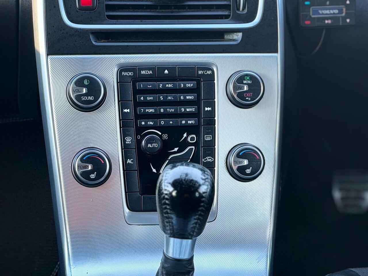 Used Volvo V60 2011 for sale - 76803572: Photo 36