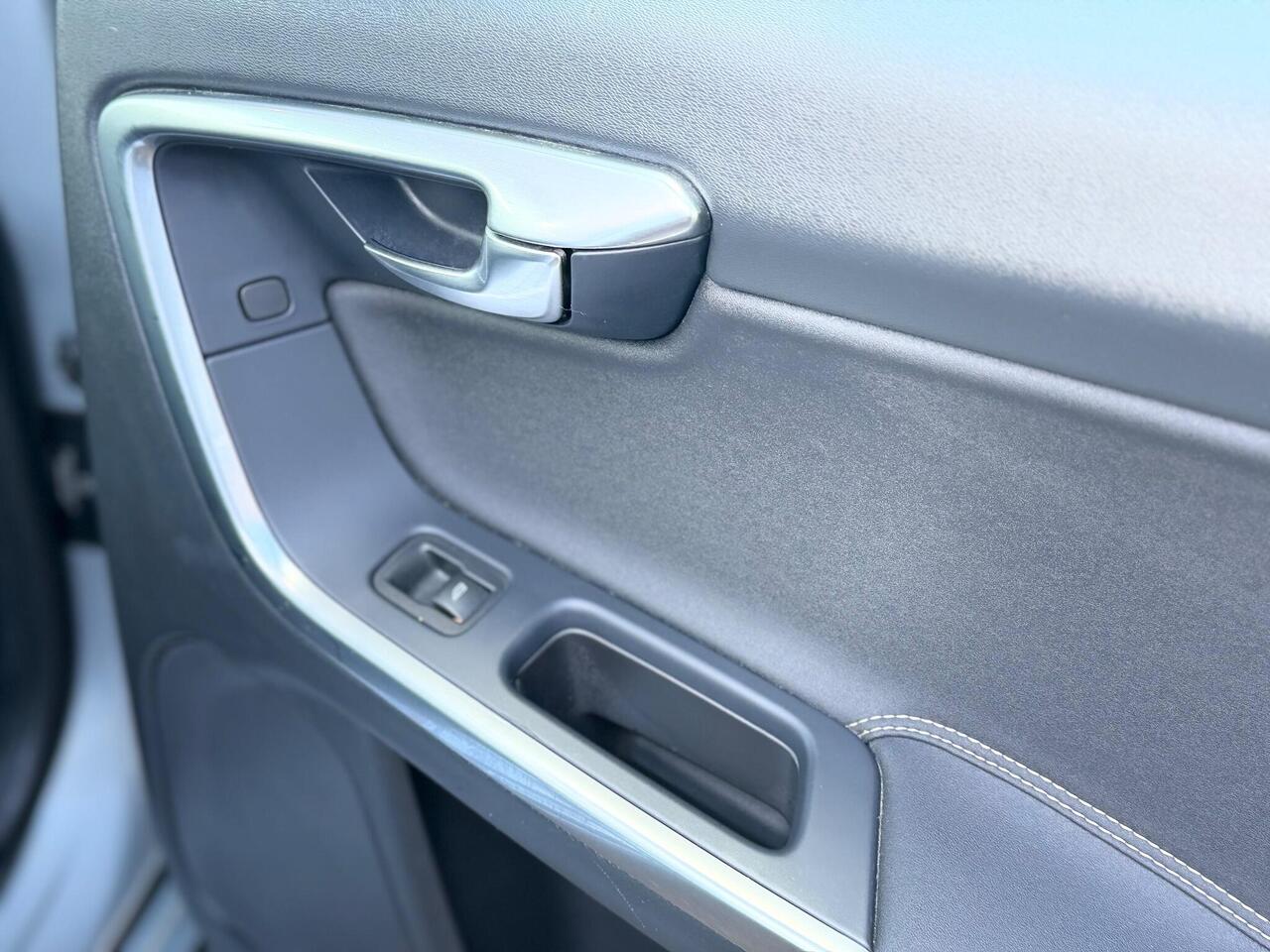 Used Volvo V60 2011 for sale - 76803572: Photo 39