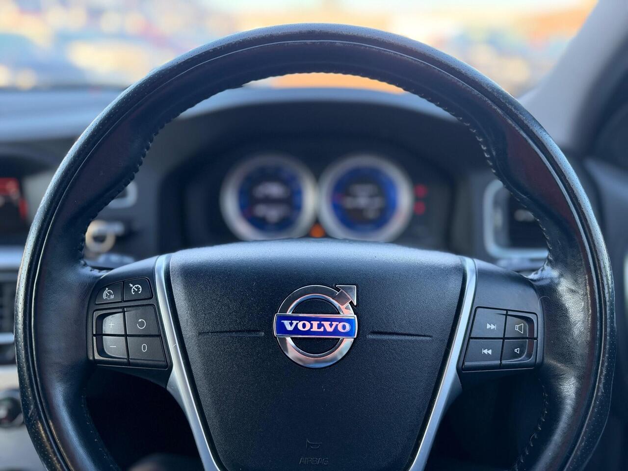 Used Volvo V60 2011 for sale - 76803572: Photo 47