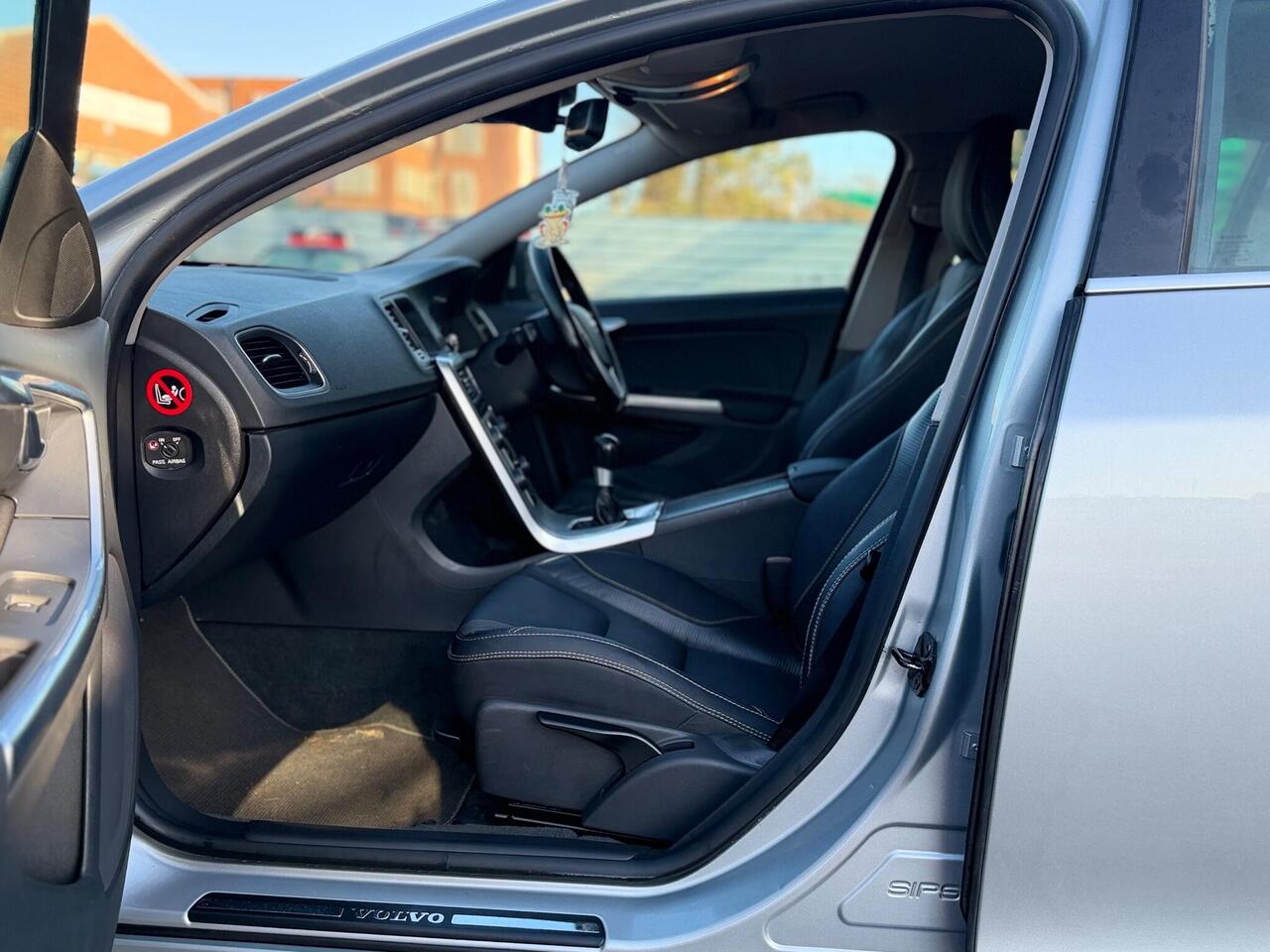 Used Volvo V60 2011 for sale - 76803572: Photo 49