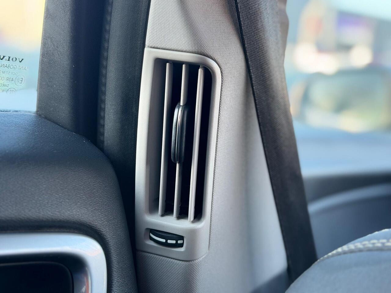 Used Volvo V60 2011 for sale - 76803572: Photo 50