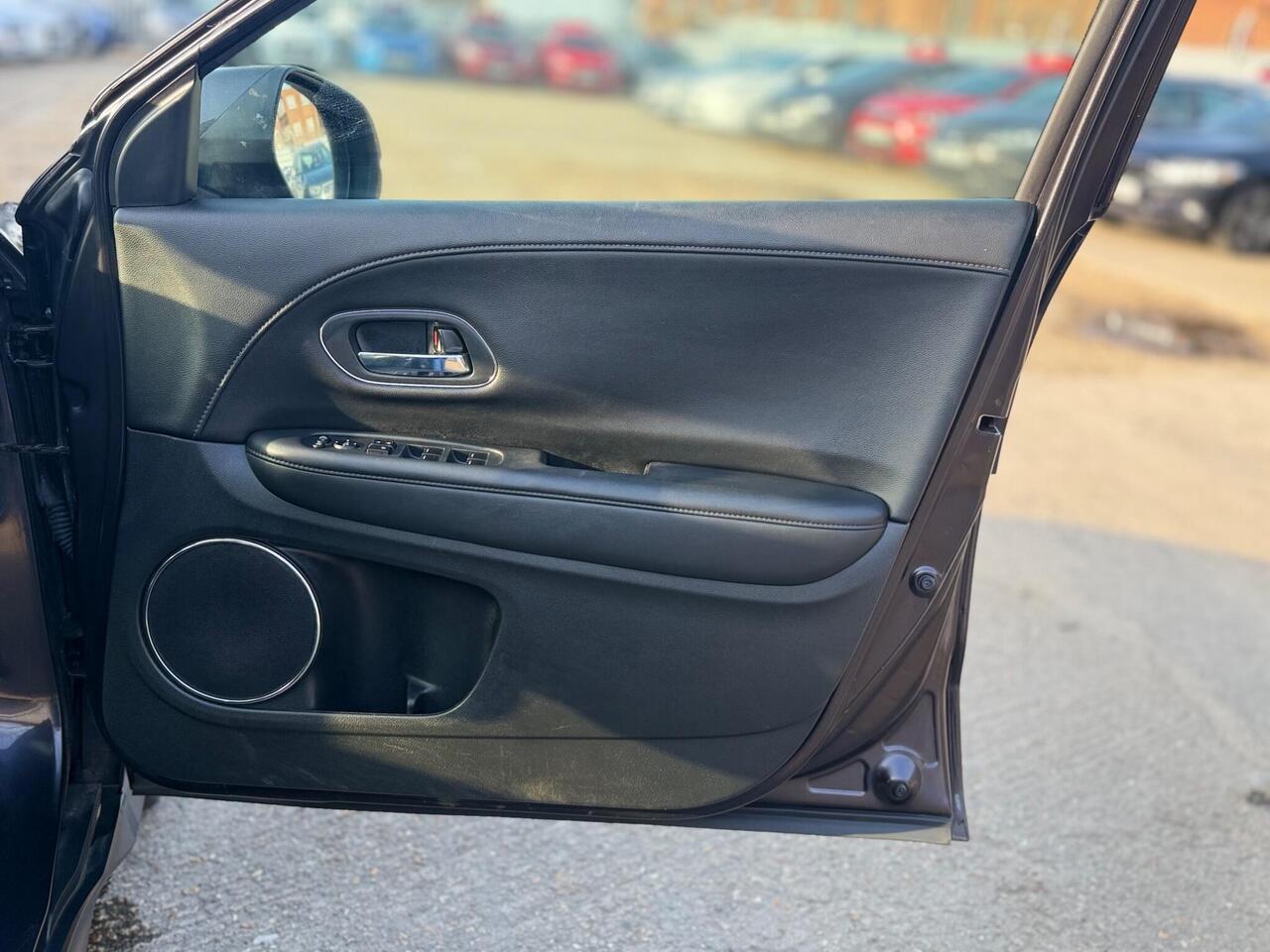 Used Honda HR-V 2017 for sale - 78073731: Photo 30