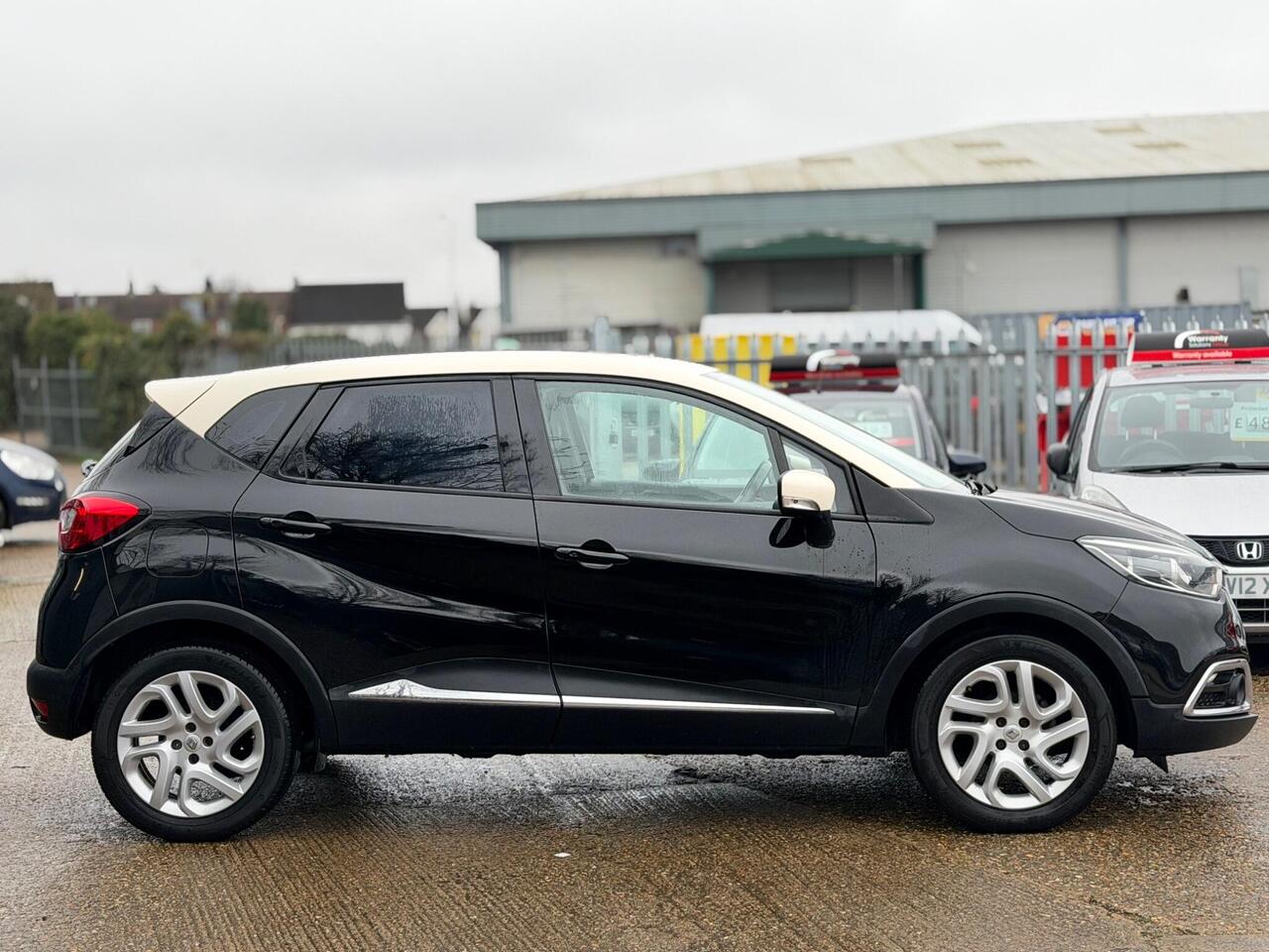 Used Renault Captur 2014 for sale - 77648011: Photo 12