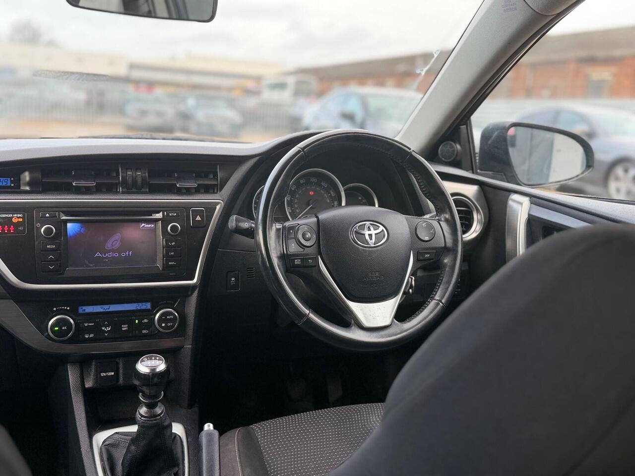 Used Toyota Auris 2013 for sale - 77298412: Photo 17