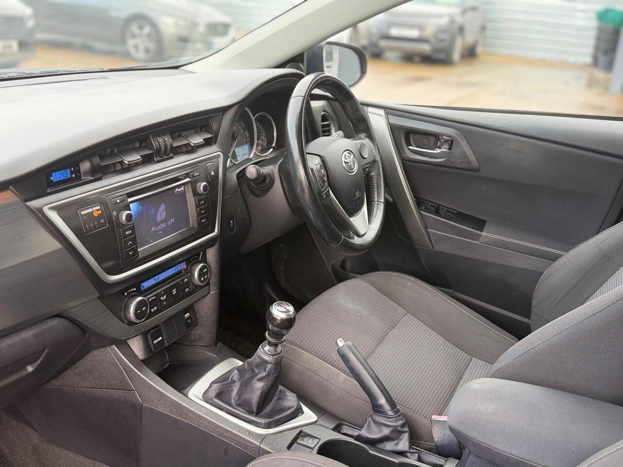 Used Toyota Auris 2013 for sale - 77298412: Photo 19