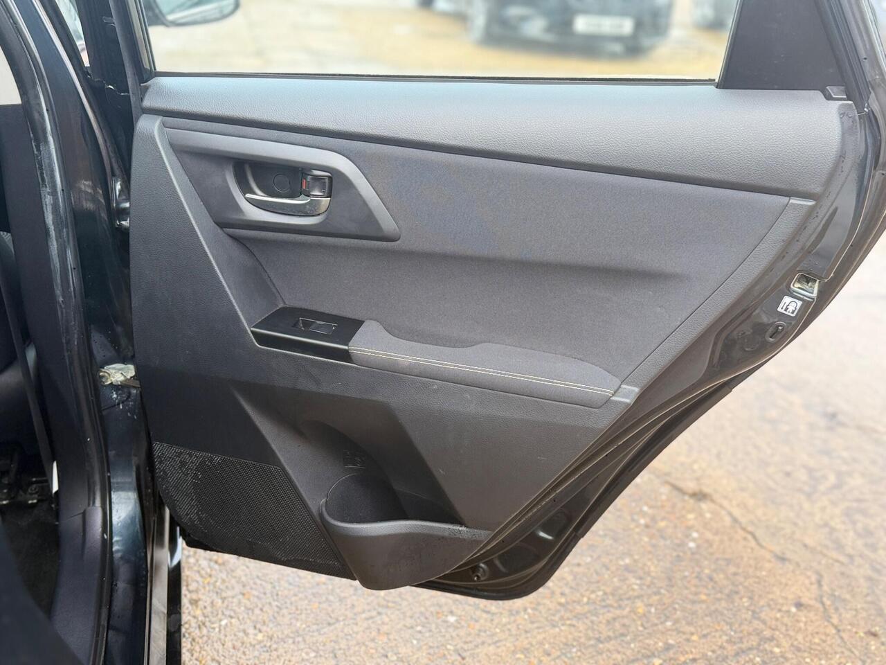 Used Toyota Auris 2013 for sale - 77298412: Photo 28