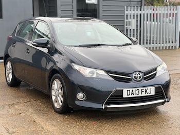 Used Toyota Auris 2013 for sale - 77298412: Photo