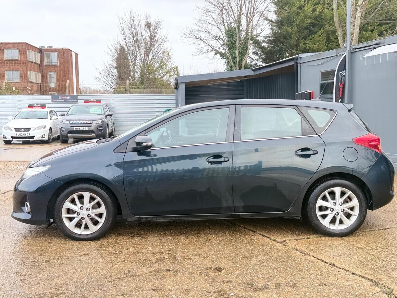 Used Toyota Auris 2013 for sale - 77298412: Photo 9