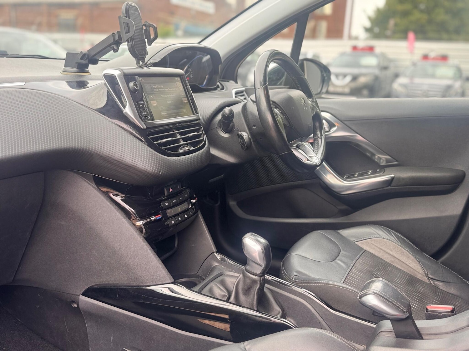 Used Peugeot 2008 2016 for sale - 76666735: Photo 27