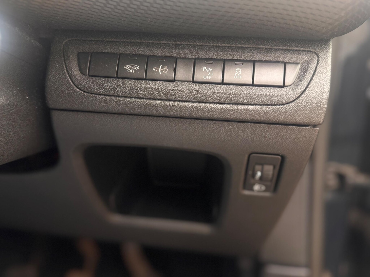 Used Peugeot 2008 2016 for sale - 76666735: Photo 35