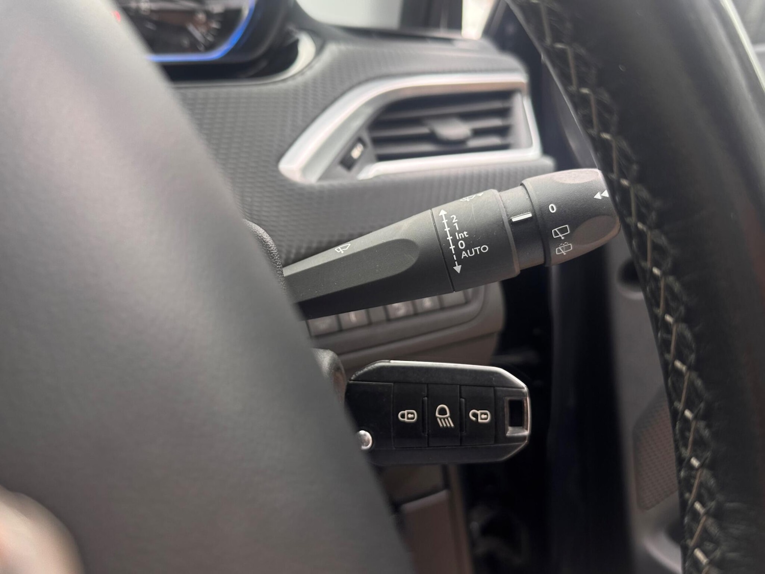 Used Peugeot 2008 2016 for sale - 76666735: Photo 37