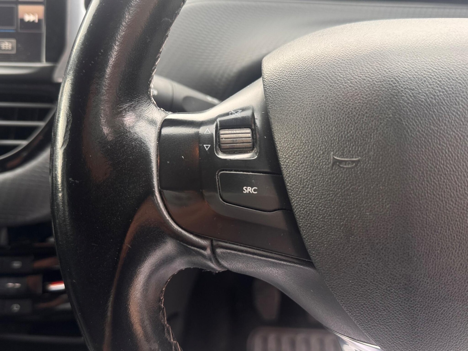 Used Peugeot 2008 2016 for sale - 76666735: Photo 40