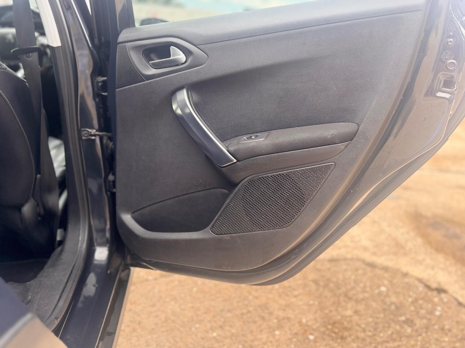 Used Peugeot 2008 2016 for sale - 76666735: Photo 45