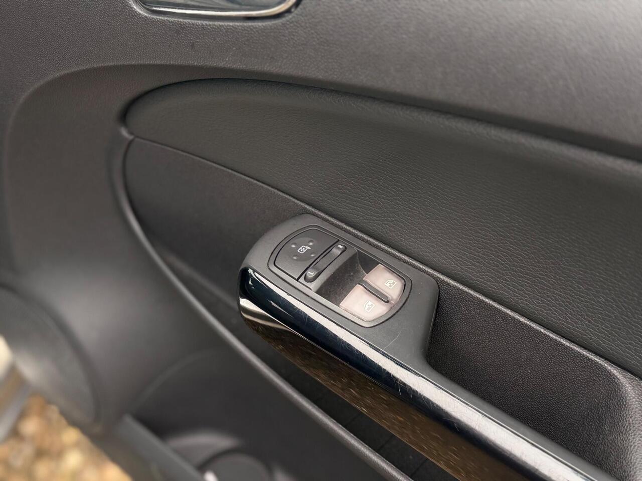 Used Vauxhall Corsa 2014 for sale - 77884272: Photo 27