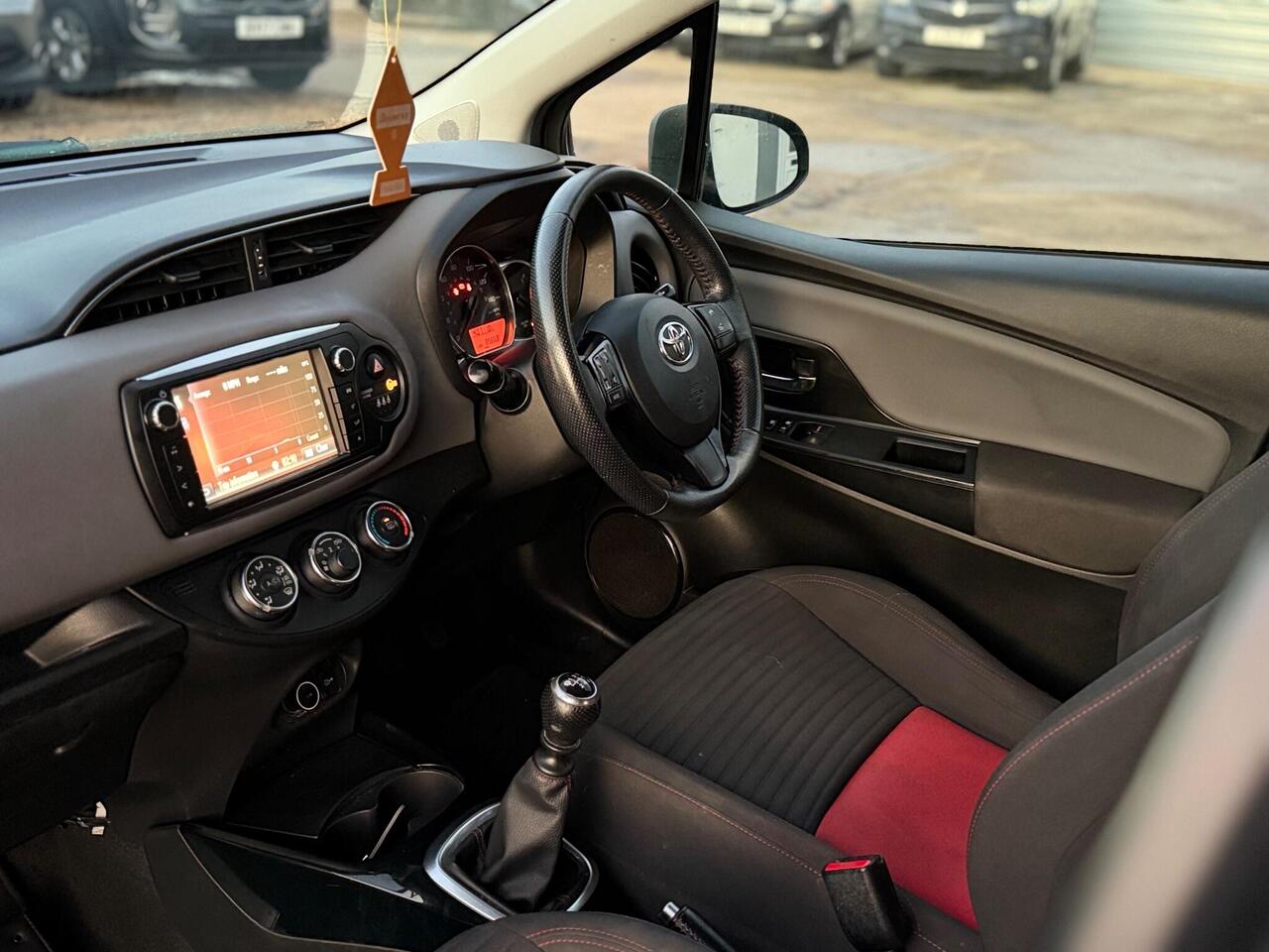 Used Toyota Yaris 2014 for sale - 76900094: Photo 16