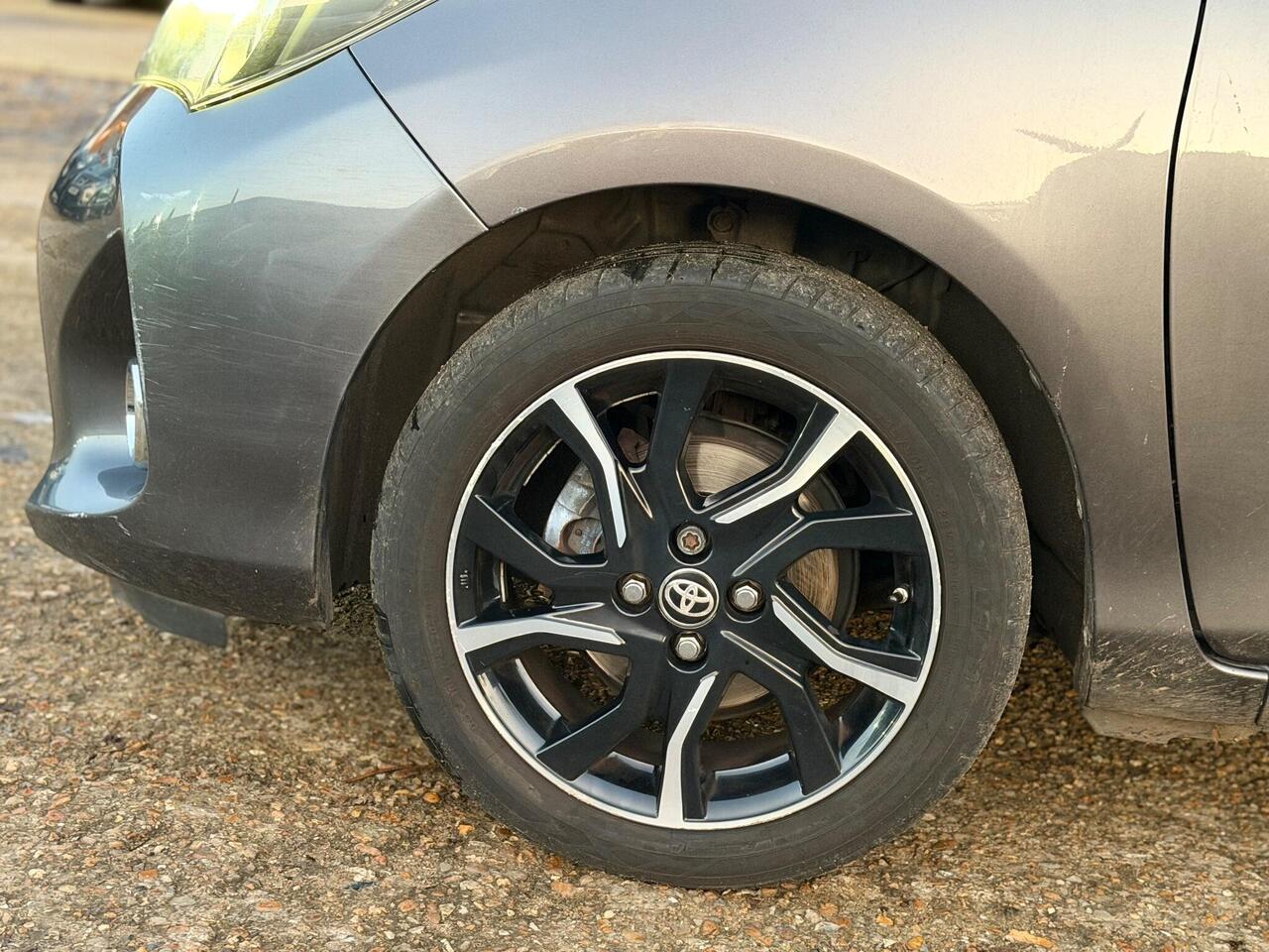 Used Toyota Yaris 2014 for sale - 76900094: Photo 27