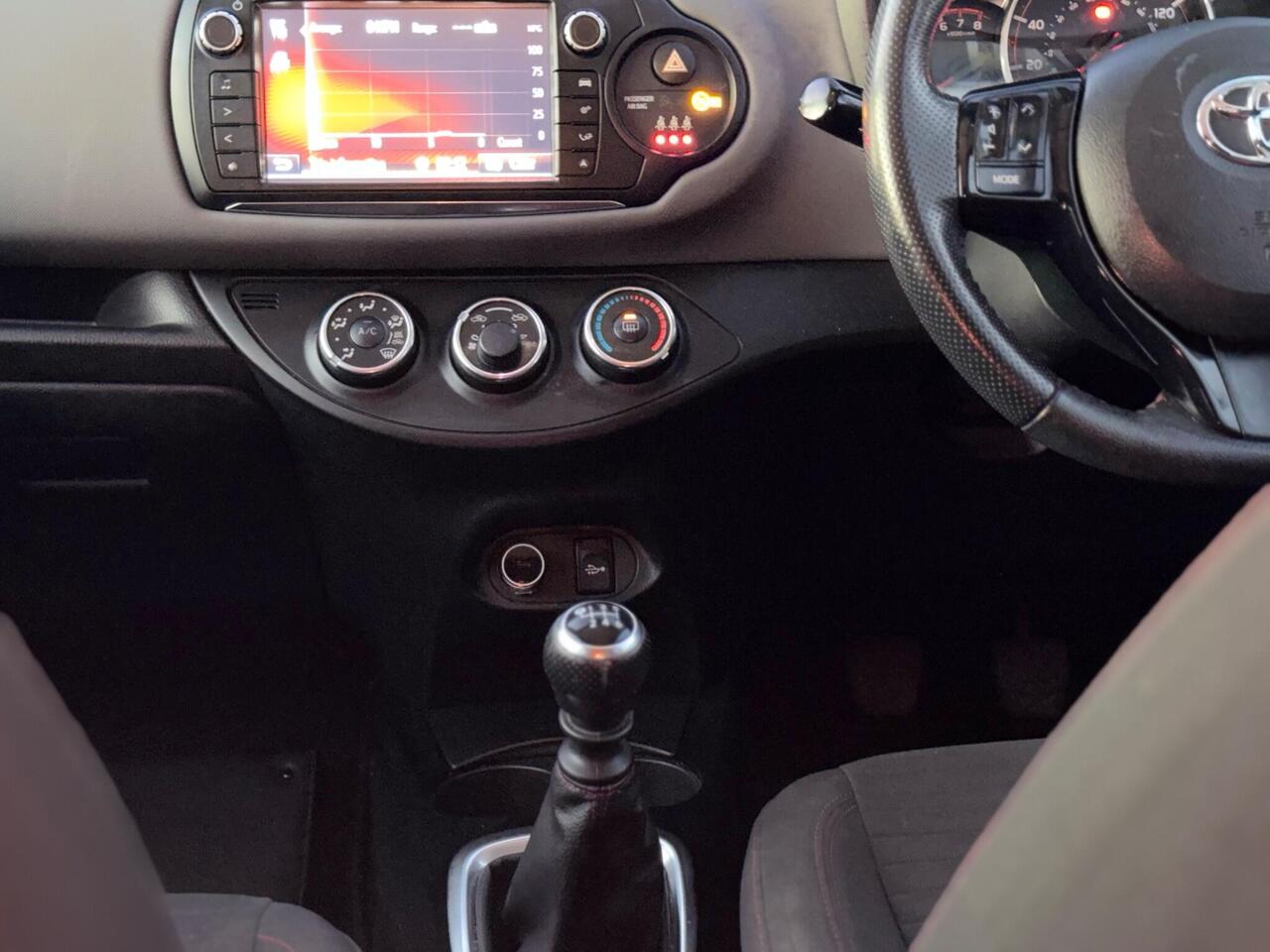 Used Toyota Yaris 2014 for sale - 76900094: Photo 34