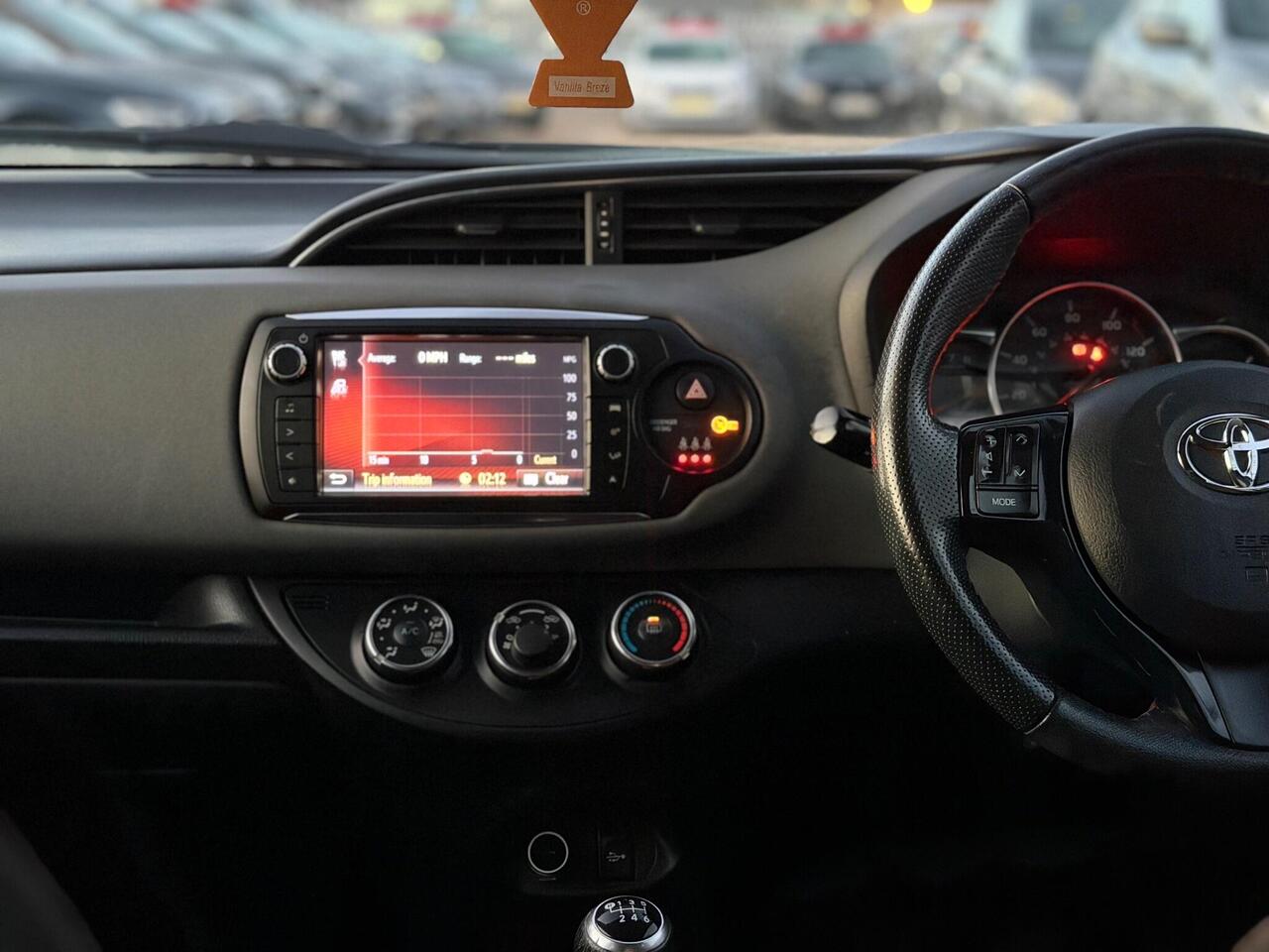 Used Toyota Yaris 2014 for sale - 76900094: Photo 35