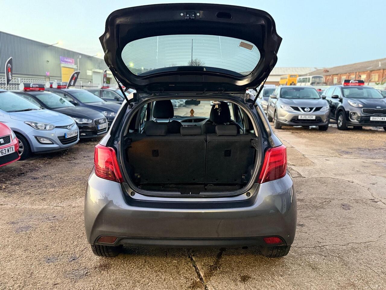 Used Toyota Yaris 2014 for sale - 76900094: Photo 38